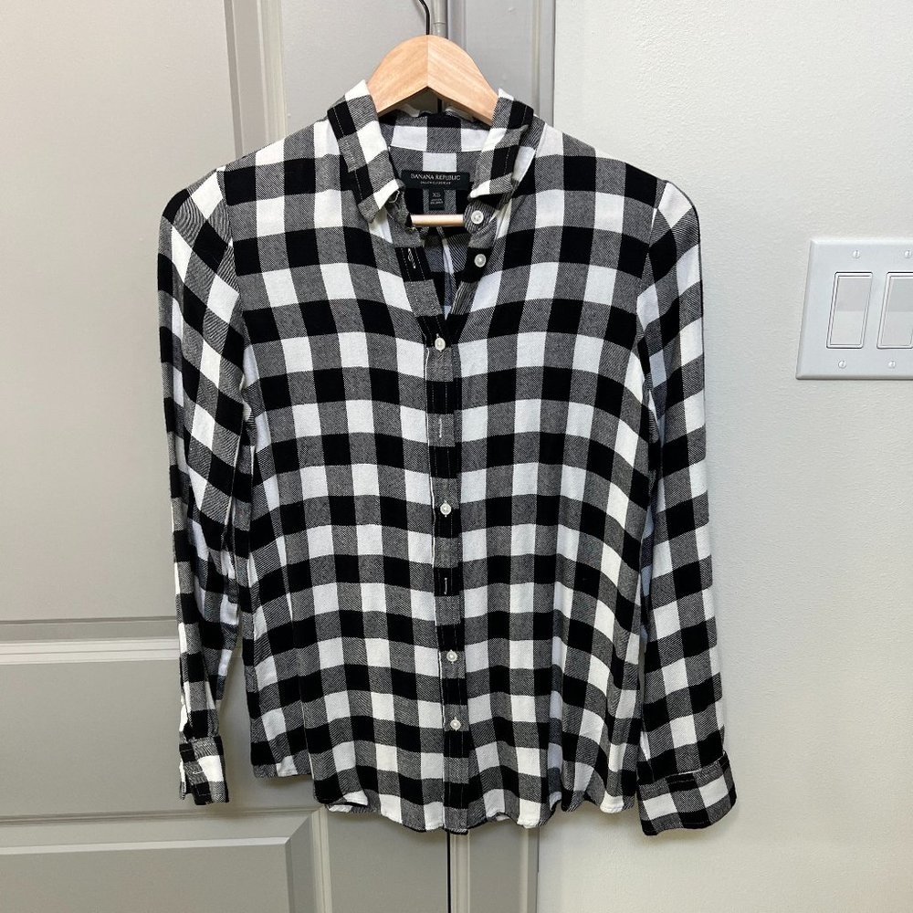 Banana Republic Dillon Classic Fit Buffalo Check Shirt — Black & White, XS
